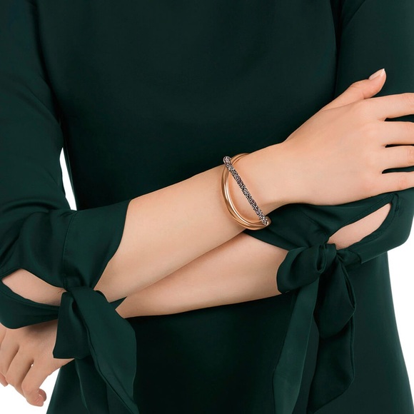 ✨NEW IN BOX SWAROVSKI BRACELET✨ - Picture 4 of 5